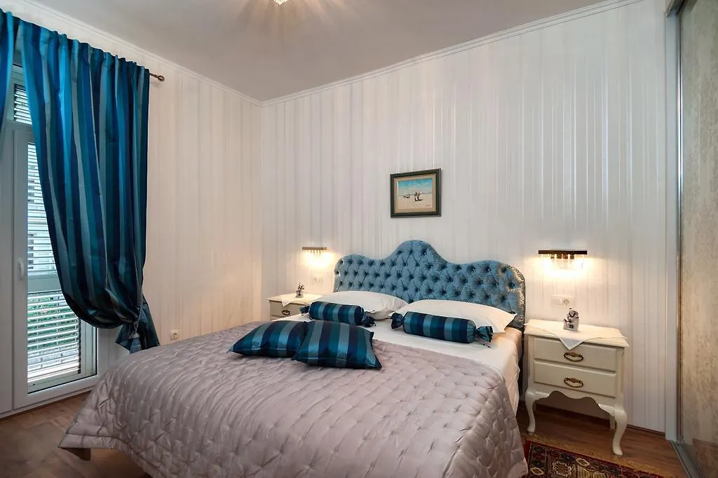 Apartments Tonis